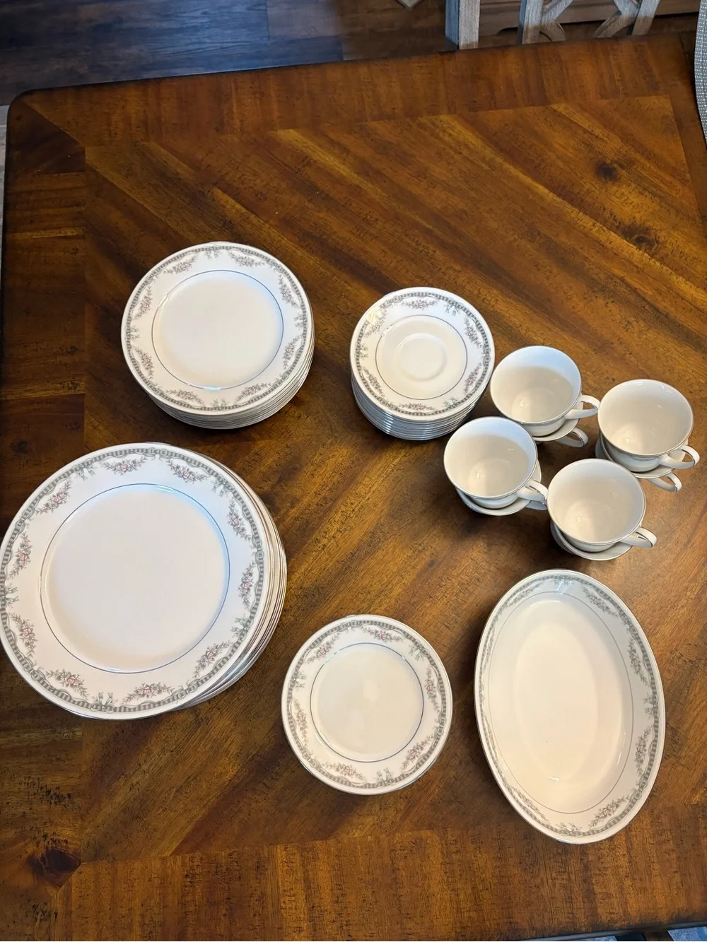 Classic Noritake Bridal Ribbon White China Dinnerware Set